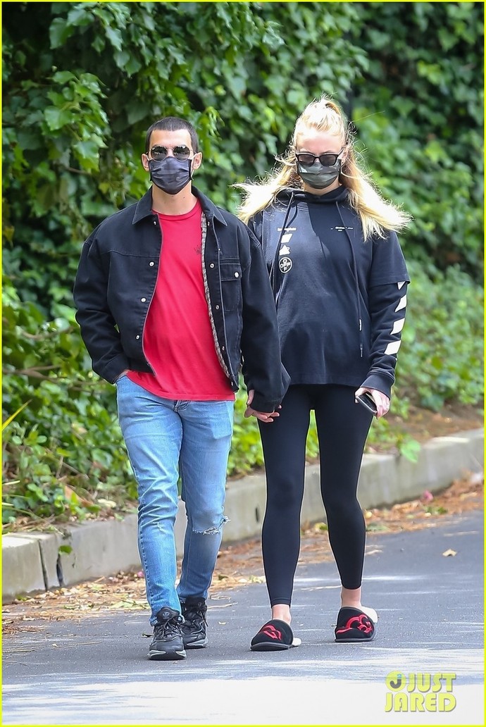 Isn't it sad that Joe Jonas and Sophie Turner are probably getting divorced after so many years together?