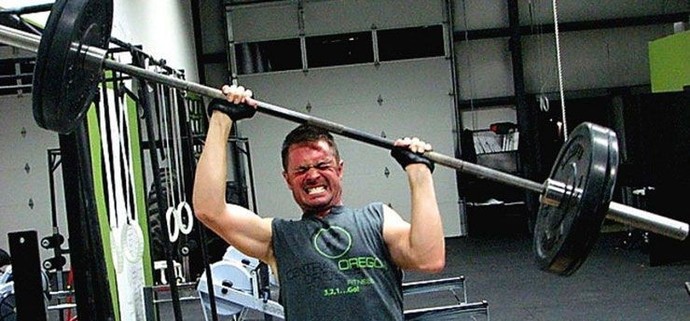 Ladies. How do you feel about the dudes who are ego lifting at the gym just for attention?