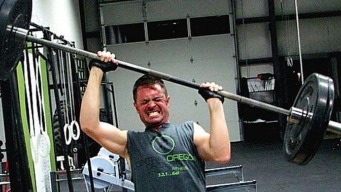 Ladies. How do you feel about the dudes who are ego lifting at the gym just for attention?