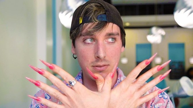 Is it ok for a guy to wear acrylic nails if he likes them?