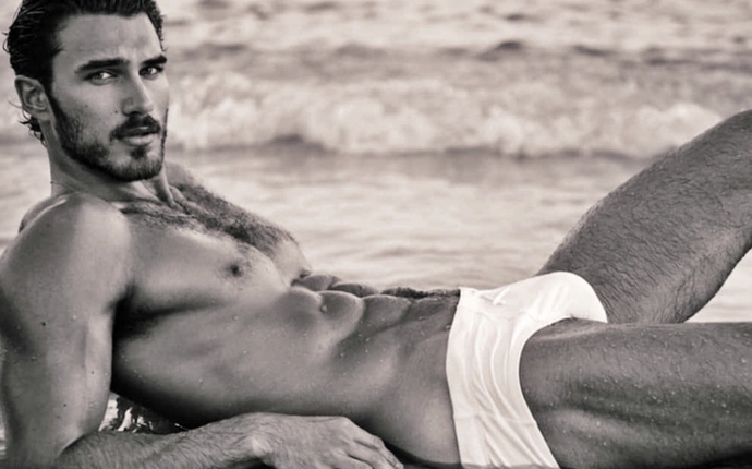 What do women think about men’s bulges?