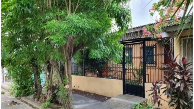 Would you rather have your property and house with fence or without fence?