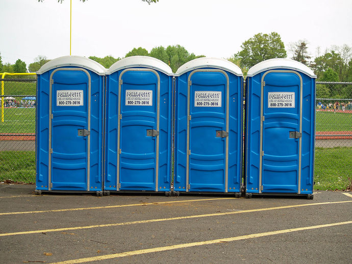 Should Texas be busing the invasion of the Democrat's illegals to the National Mall, the gigantic mall between the White House and Capitol buildings?