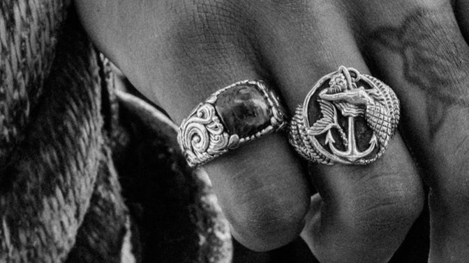 What is one of the accessories that you find attractive on the opposite sex?