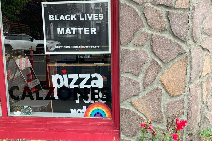 Would you eat at this pizza place?