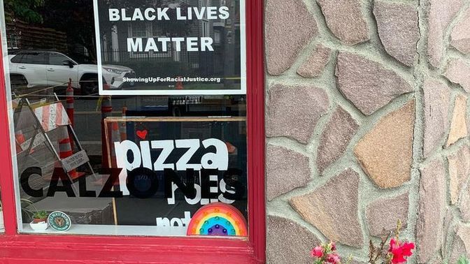 Would you eat at this pizza place?