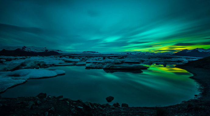 Didnt Trump attempt to purchase Greenland from Denmark in 2019?