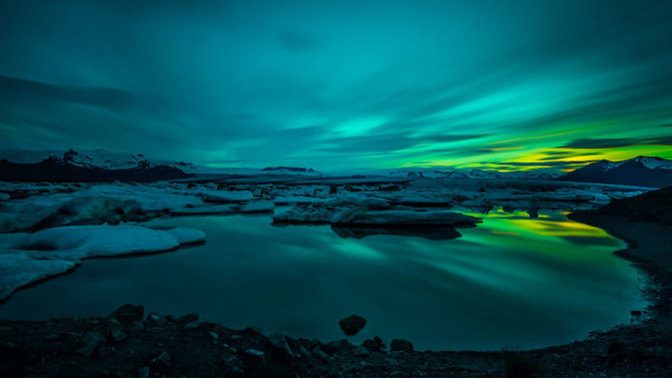 Didn't Trump attempt to purchase Greenland from Denmark in 2019?