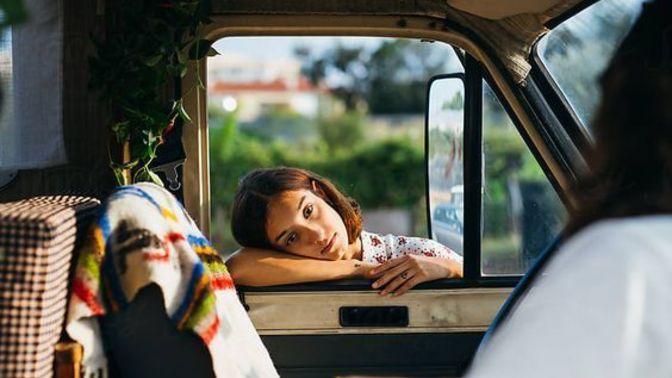 Should I even initiate plans for this date if he hasn’t texted back in two days?