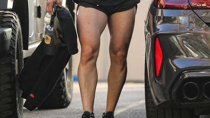 Men wearing short shorts?