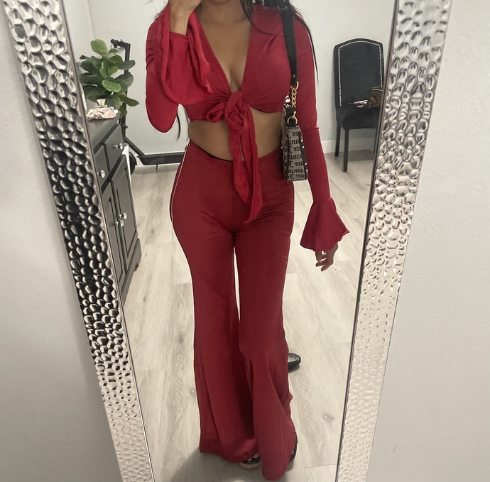 HELP WHICH OUTFIT SHOULD I WEAR FOR CONCERT?