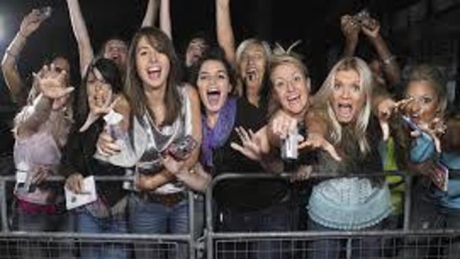 What is the definion of fangirling?