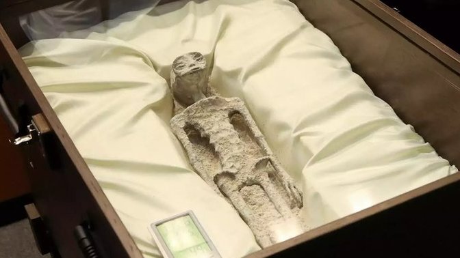 Mexican government showing to the world 1,000 year old mummified alien remains. Do you think they are real?