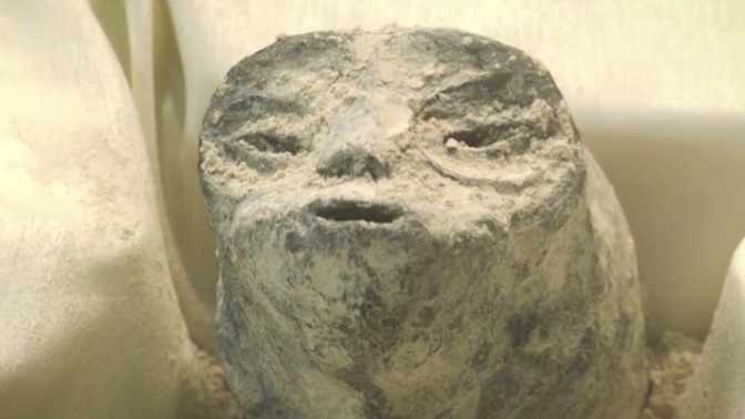 Alien body displayed at Mexican Congress. Do you believe it?