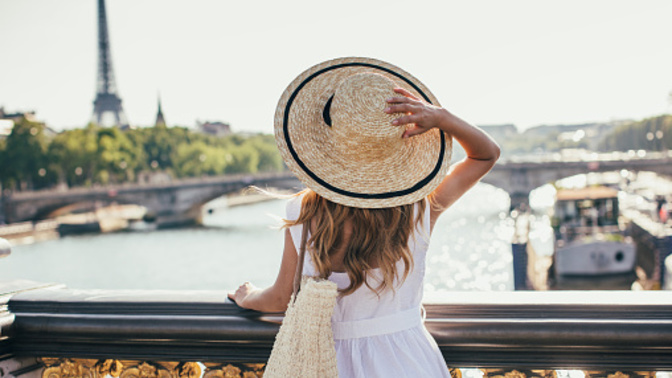 Girlfriend got her dream job but she has to move to Paris should I let her go?