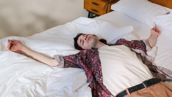 Do you ever just give yourself a break from the world and stay in bed all day and just flake?