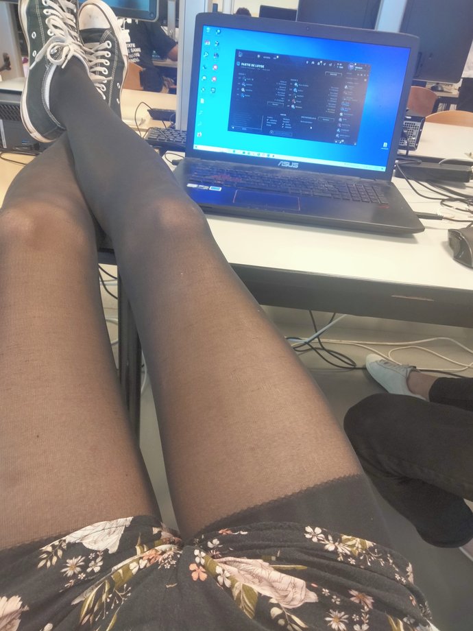 What do you thinkk of MEN who wear pantyhoseee?
