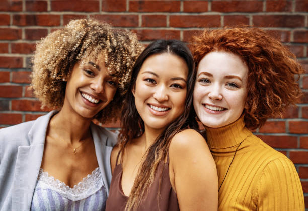 Do men in relationships rather flirt with women who look like their girlfriend or with the complete opposite?