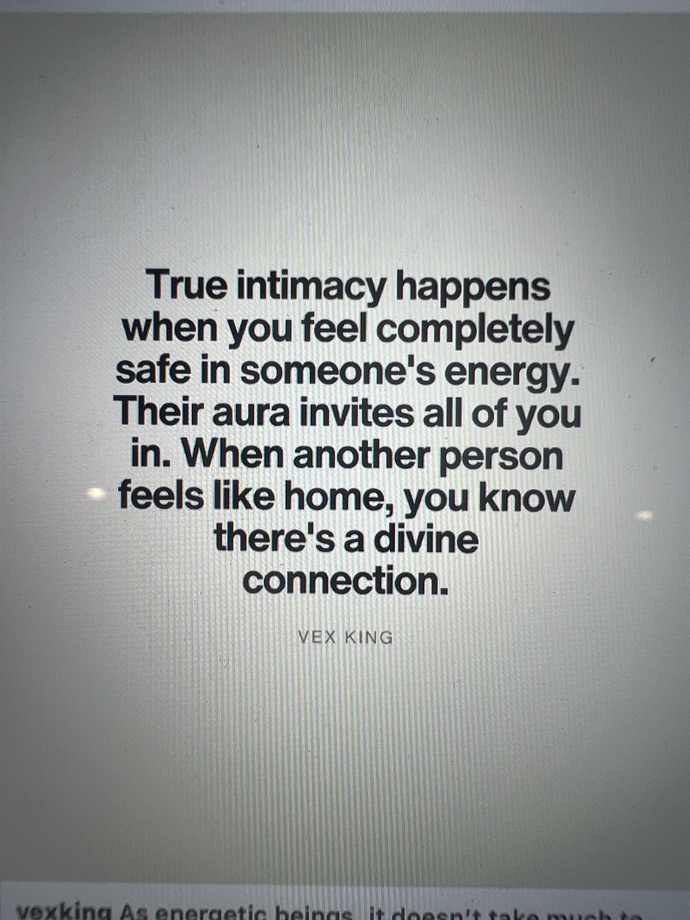 Girl sent me home with food after mediocre/serious end to date last Thursday. She been sending mixed signals. She posted this before texting me today?