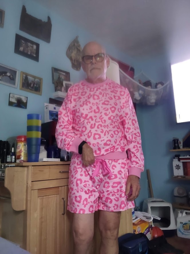 What does it mean when a man wears women's clothes? GirlsAskGuys