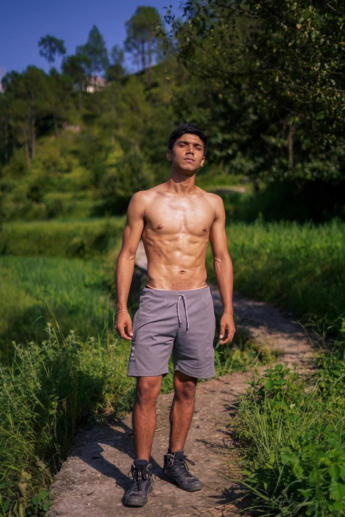 Are bodybuilders more attractive than skinny men?