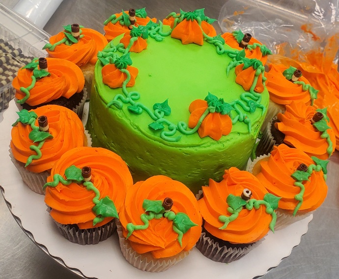Made a little simple cake for the case?