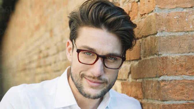 Does wearing prescription glasses reduce sexual attraction?