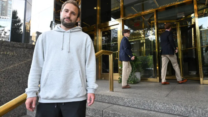 Why are fancy NYC restaurants so mean to people dressed like this? They wouldn't let him eat there. Why?
