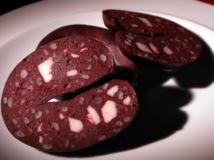 Classic Black Pudding Ring