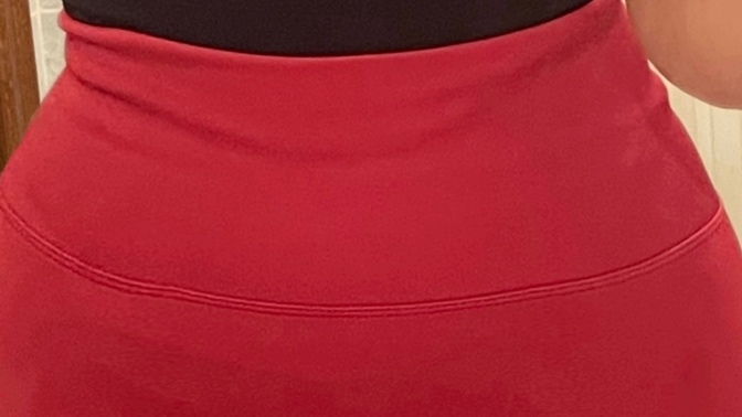 Are red leggings too vibrant for the gym?