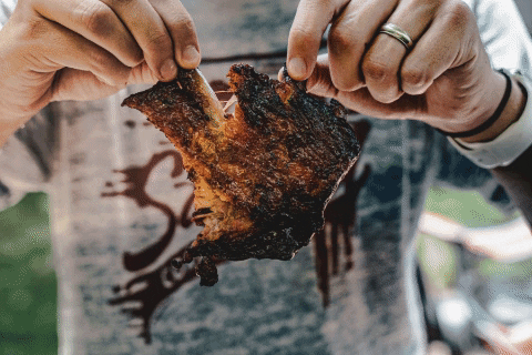 Would you be embarrassed if your date ate steak like the gifs below?