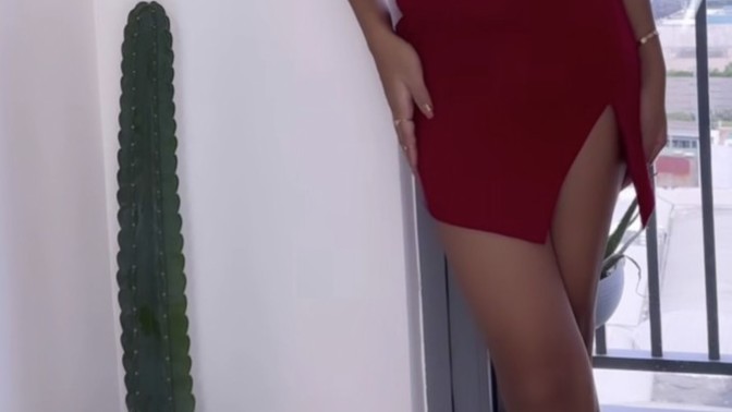 I'm a crossdresser, do you like my outfit?