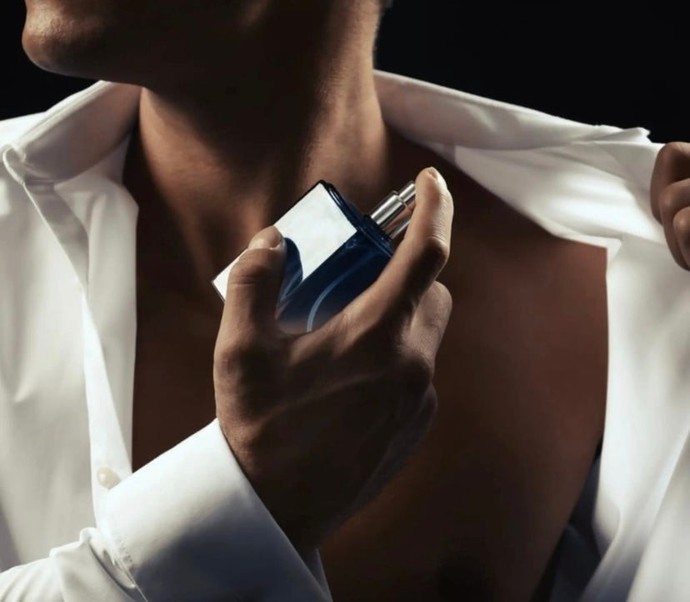 Girls do you find a guy wears cologne or is always smelling good more attractive?