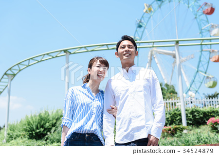 Guys, do you try to do something impressive for a first date or keep things simple?