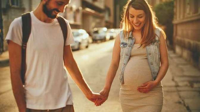 When you’re about to have a baby, should you inform your neighbours?