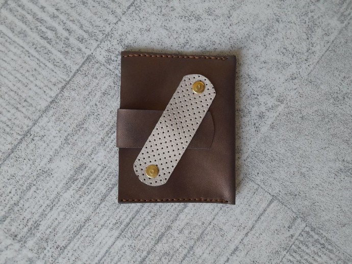 which of these wallets is better than the other one?