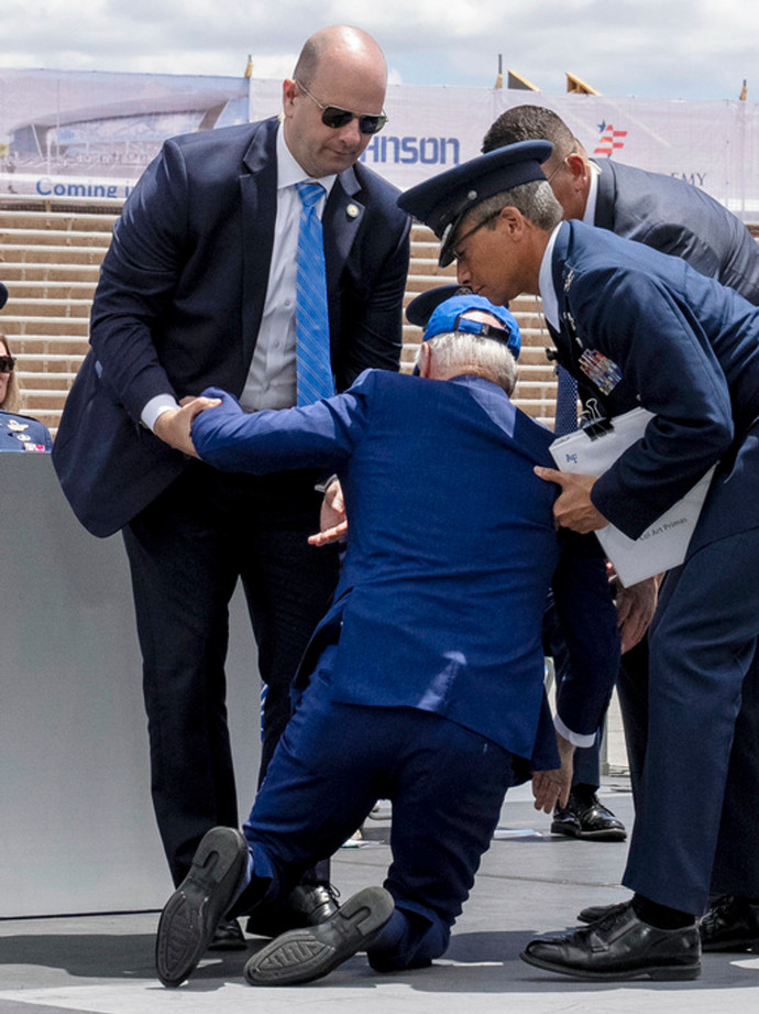Who is the bigger embarrassment to America ?