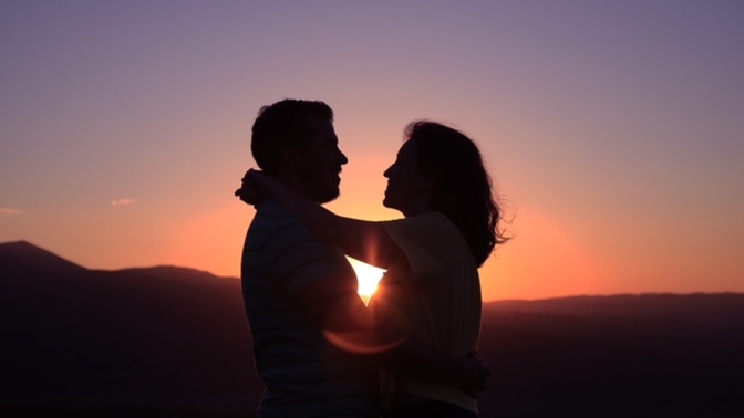 What do men expect from a relationship with a woman?