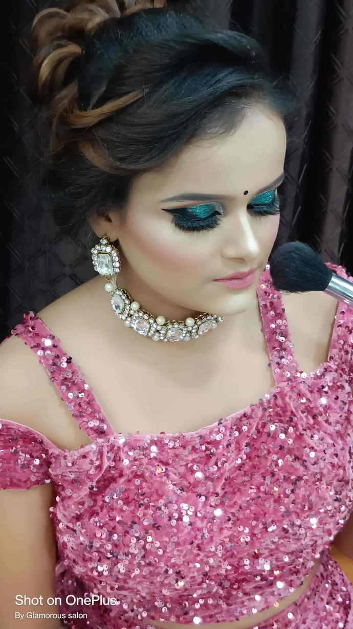 Makeup makes ugly people uglier?