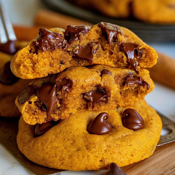 Secret ingredient! Would you give these healthy and delicious chocolate chip cookies a taste?