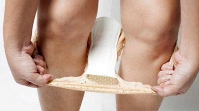 Girls, how long does it take to put on a new pad/tampon?