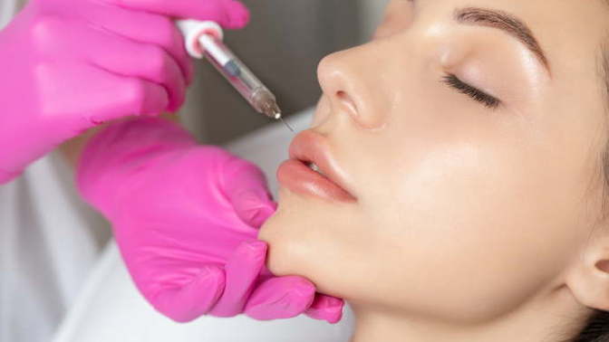Does anyone think women who pump of their lips look good?