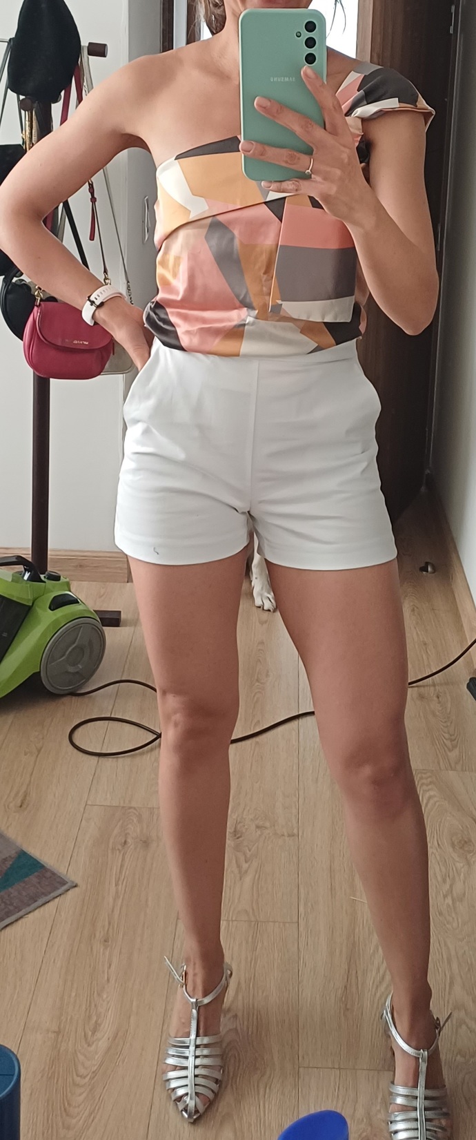Does this outfit even match?