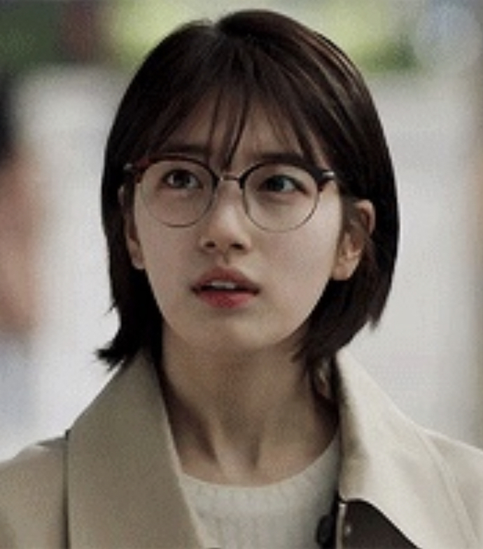 Does this girl look like a nerd?