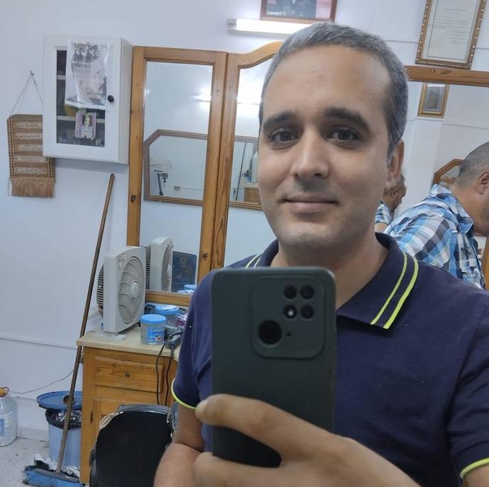 I am average looking man, so why many women stare at me?