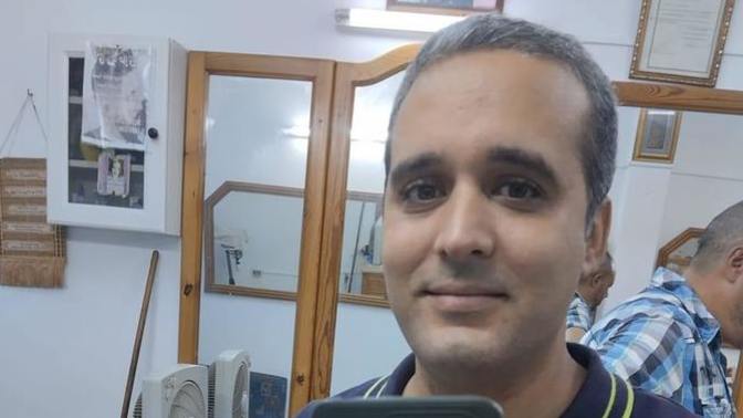 I am average looking man, so why many women stare at me?