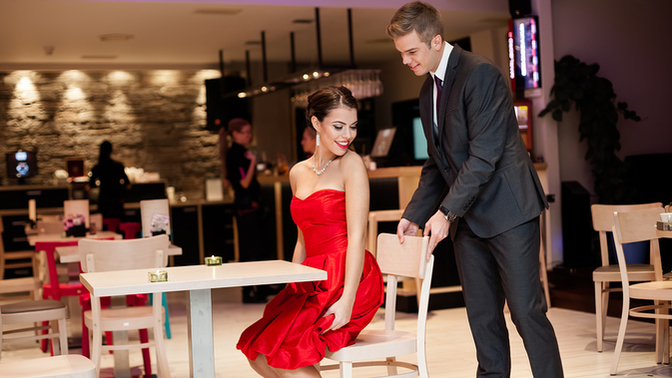 Guys, are you a gentleman on the first date?