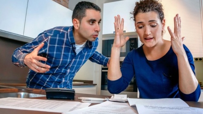 Should a breakup happen over finances?