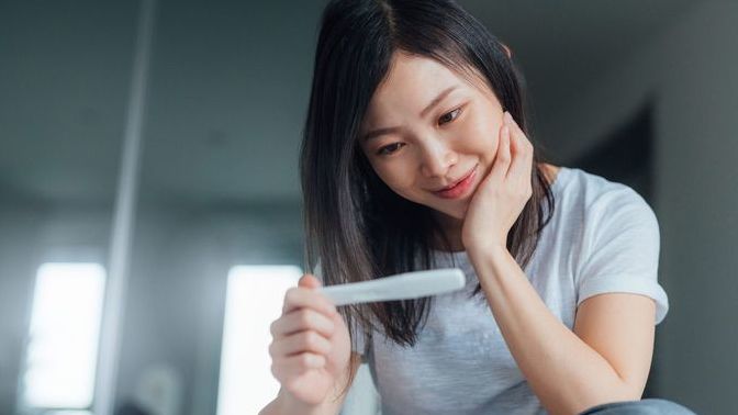 Is getting pregnant after two months of dating a red flag?