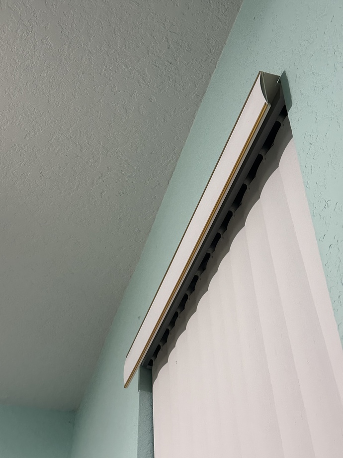 Does anyone know what this thing is called or how to remove it?